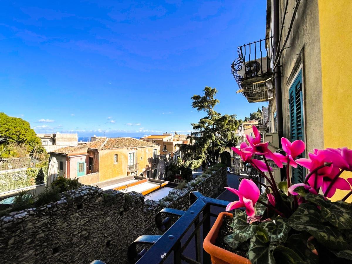 Porta Messina Terrace Apartments Taormina Kültér fotó